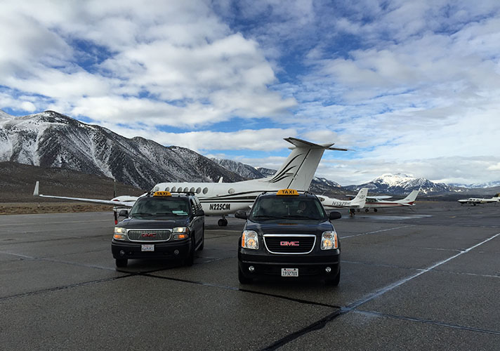 2-mammoth-taxis-airport-plane